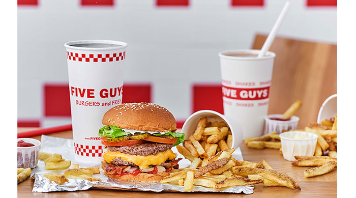 La chaîne américaine de fast-food Five Guys est sous le feu des projecteurs depuis le passage au halal, mi-octobre, de quelques-uns de ses 37 restaurants en France. © Five Guys