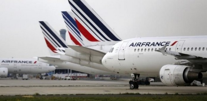 Paris-Téhéran : les hôtesses d’Air France refusent le port du voile