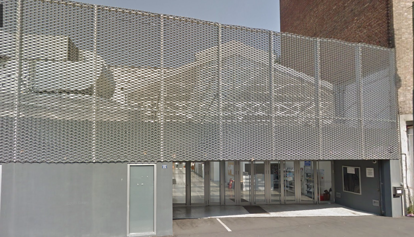 La Grande Mosquée de Clichy située au 15 rue d'Estienne d'Orves pourrait devenir une médiathèque selon le souhait du maire Rémi Muzeau.