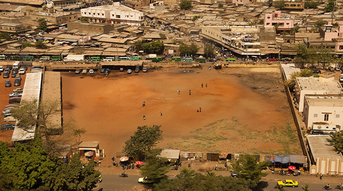 Vue aérienne de Bamako, capitale du Mali — Image de dutourdumonde © Deposit Photos