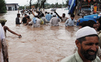 Le Pakistan sous l’eau en deuil en plein Ramadan