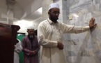 Indonésie : en plein séisme, un imam continue de diriger la prière plutôt que de fuir (vidéo)