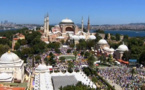 Turquie : une foule massive pour la première prière du vendredi à Sainte-Sophie depuis 1934 (vidéo)