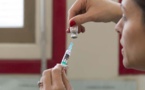 Vaccin contre la Covid-19 : face à l'offensive des antivax, le gouvernement mis au défi de la transparence
