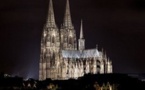 La cathédrale de Cologne plongée dans le noir contre les manifs anti-islam