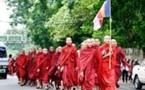 En Birmanie, les bonzes à nouveau dans la rue