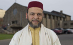 Au Canada, des musulmans à l'aide d'une église vandalisée