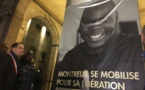 Le portrait de Moussa déployé sur le fronton de la mairie de Montreuil