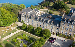 Une rencontre interreligieuse inédite contre l’extrême droite à l’abbaye de Saint-Jacut-de-la-Mer