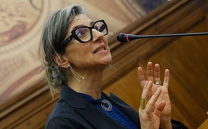 Francesca Albanese attaquée par la France : plus de 150 ex-ministres et diplomates s'insurgent contre Jean-Noël Barrot