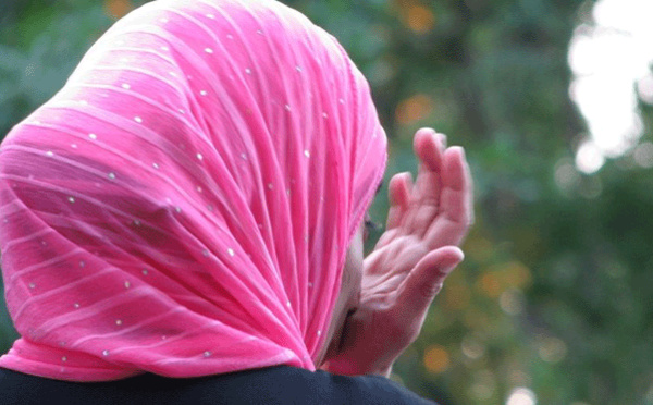 Rita : « Je me sens hypocrite en portant le voile »