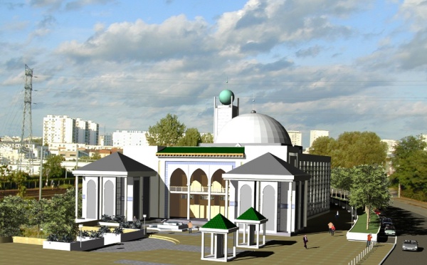 La mosquée de Tours sort de terre.