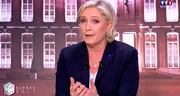 Non, Emmanuel Macron n’est pas « entre les mains » de l’UOIF