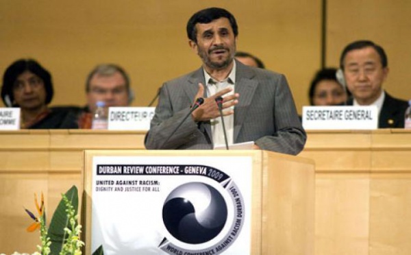 Conférence sur le racisme : la France reste mais condamne Ahmadinejad