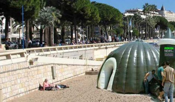 Intox : Non, les mosquées gonflables n’envahissent pas les plages algériennes et françaises