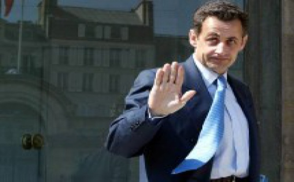 Sarkozy fait des promesses à la Courneuve