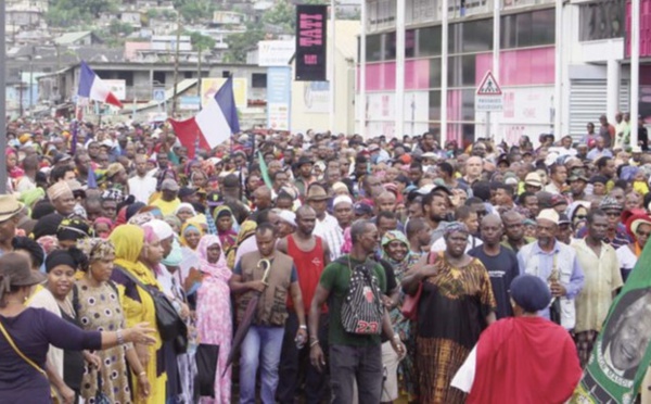 Crise à Mayotte : pourquoi l'île française est en grève générale depuis des semaines