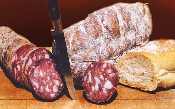 Interdit, l'apéro « Saucisson et pinard » est remisé au placard