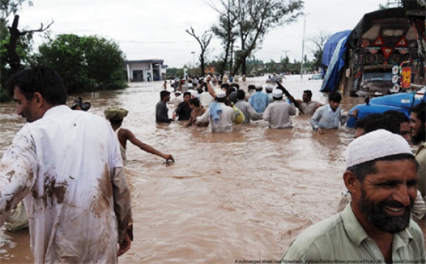 Le Pakistan sous l’eau en deuil en plein Ramadan