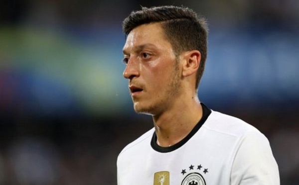 Mesut Özil quitte la Mannschaft, refusant d'être un bouc émissaire de sa défaite au Mondial 2018
