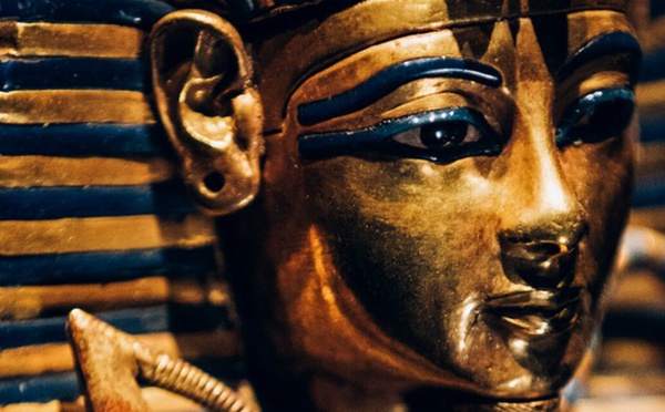A Paris, plongée fascinante dans le trésor du Pharaon Toutankhamon