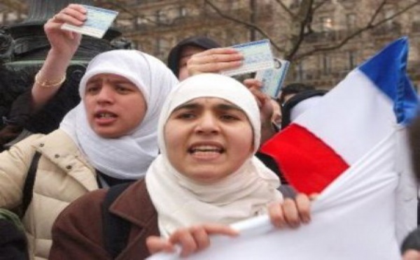 Les musulmans au diapason contre la loi « anti-nounous voilées »