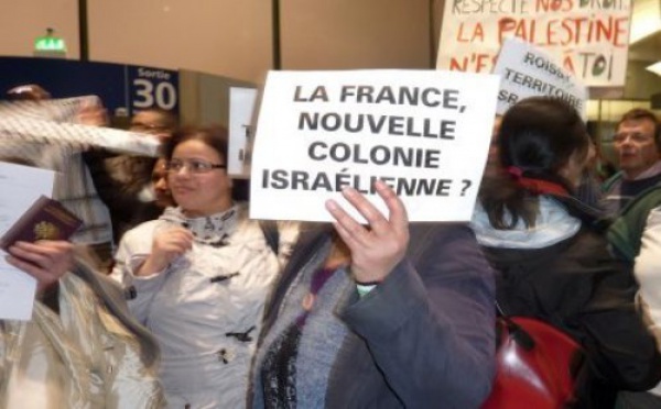 Bienvenue en Palestine : des passagers interdits de vol, le racisme d’Israël en lumière