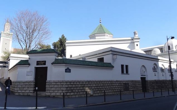 Vers une reprise des cultes sans l’Aïd al-Fitr ? La Mosquée de Paris s’insurge du changement de calendrier