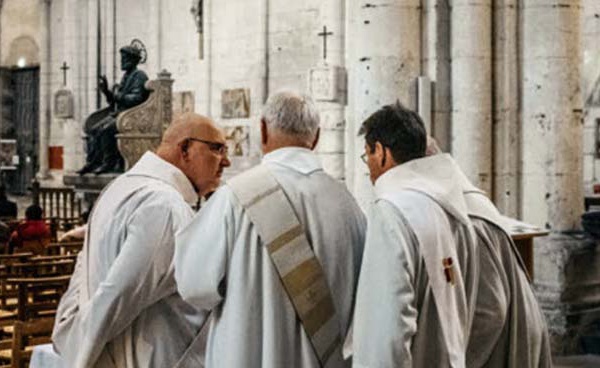 Après Conflans et Nice, des hommes d'église s'opposent ouvertement aux caricatures religieuses