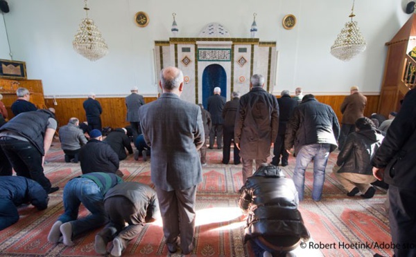 Face à Macron, le CFCM acte la création d'un Conseil national des imams, ce qu'on sait de cette structure