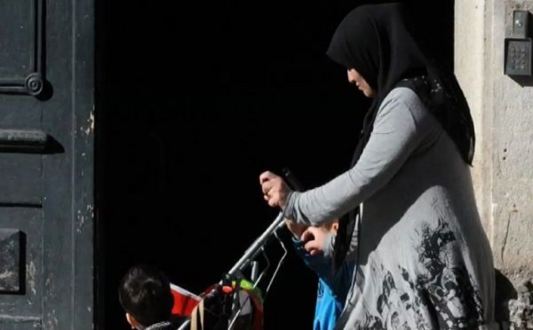 Loi anti-nounous voilées : le retour