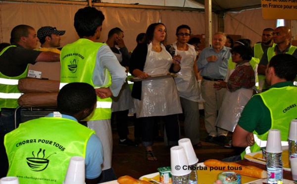 Ramadan : Repas sous chapiteau et colis, les associations se mobilisent