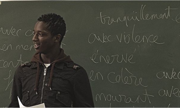 Enfants valises : la langue française, passeport pour l'intégration