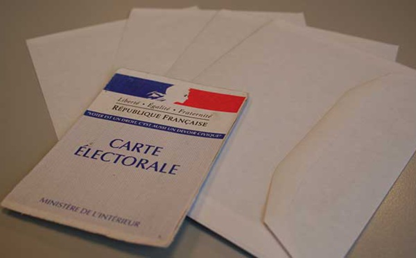 Présidentielle 2022 : de gauche à droite, qui sont les candidats à l'Elysée face à Macron ?