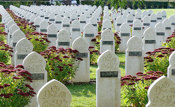 Le Conseil d’État rejette la requête contestant la présence des carrés musulmans dans les cimetières
