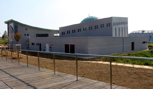 Bussy-Saint-Georges : l’esplanade des religions inaugure sa mosquée
