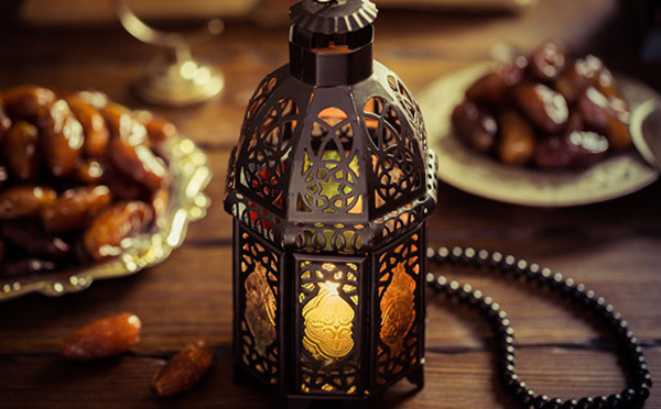 Ramadan 2023 : la date du début du mois du jeûne annoncée par le CFCM, exit la Nuit du doute