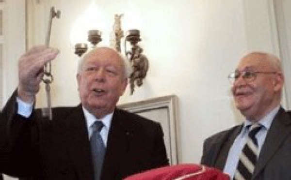 Mosquée de Marseille: le maire remet les clefs