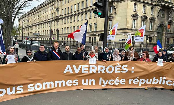 De Lille à Paris, une manif de soutien au lycée Averroès organisée près de l'Assemblée nationale