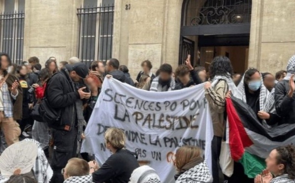 Des étudiants pro-palestiniens de Sciences Po Paris ont bloqué le bâtiment principal de la prestigieuse école jeudi 25 et vendredi 26 avril 2024. © Twitter/National SJP