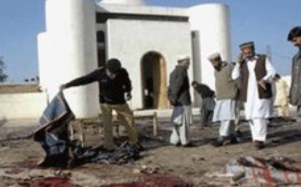 Pakistan: attentat suicide dans une mosquée
