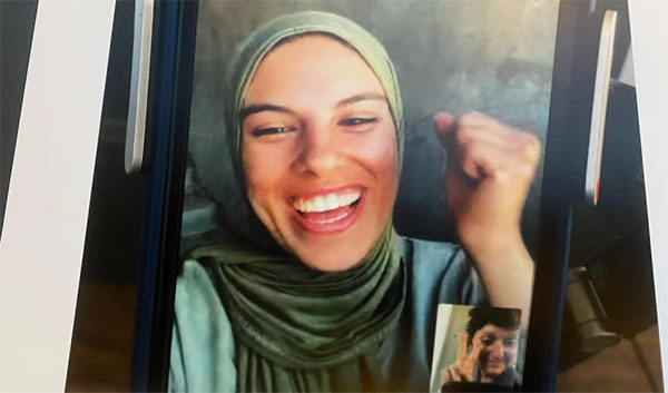 A l'occasion de la 78e édition du Festival de Cannes, un hommage vibrant a été rendu par des centaines d'artistes à la photojournaliste Fatima Hassouna, tuée par l'armée israélienne avec sa famille à Gaza le 16 avril 2025.