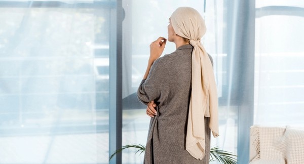 Annonay : une élève malade exclue de son lycée, son bonnet assimilé au voile