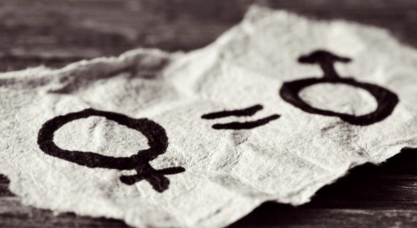 Célébrer la Journée des droits des femmes le 8 mars : passer de la symbolique aux réalités