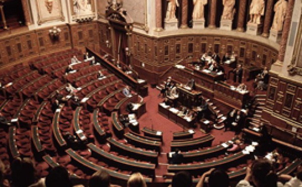 Le Sénat adopte la réforme des institutions
