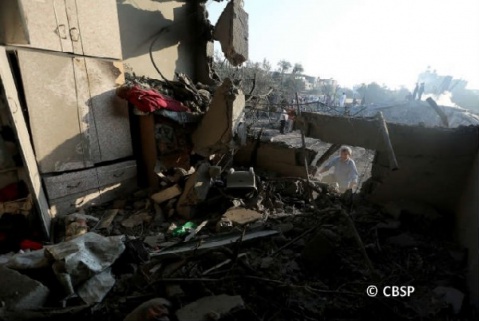 Gaza. L'aviation israélienne a détruit des dizaines d'habitations, de bâtiments publics et de lieux de culte.