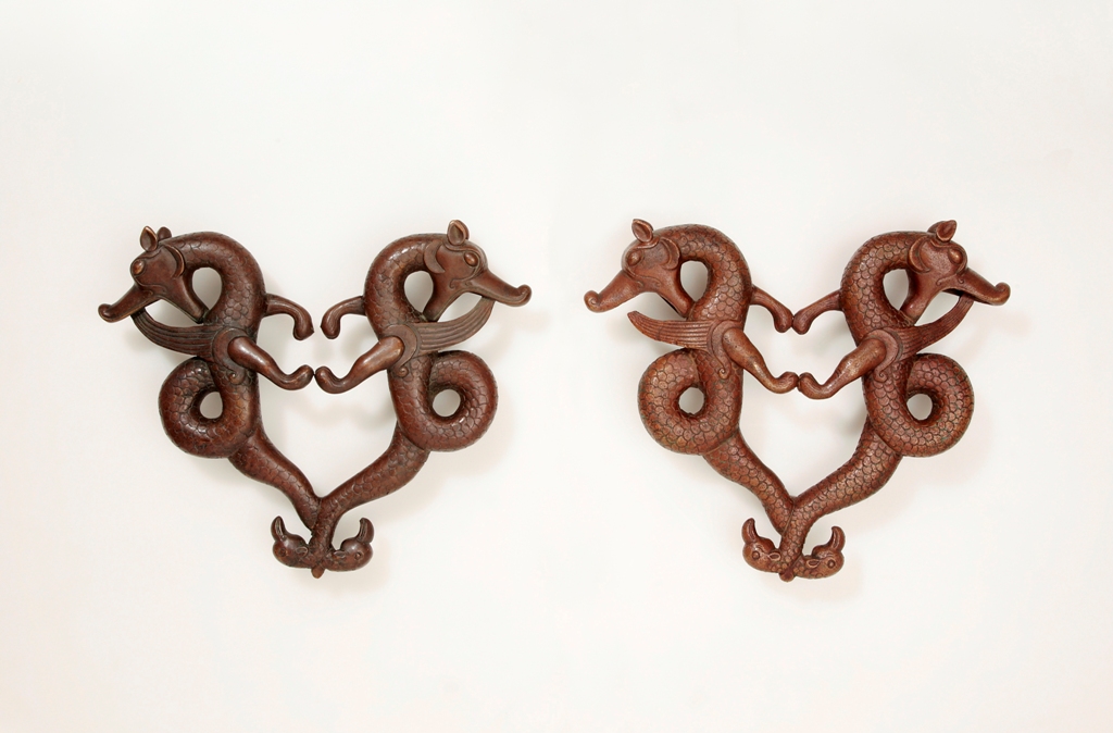 Paire de poignées de portes, Mésopotamie, début du XIIIe siècle Paire de poignées de portes, Mésopotamie, début du XIIIe siècle